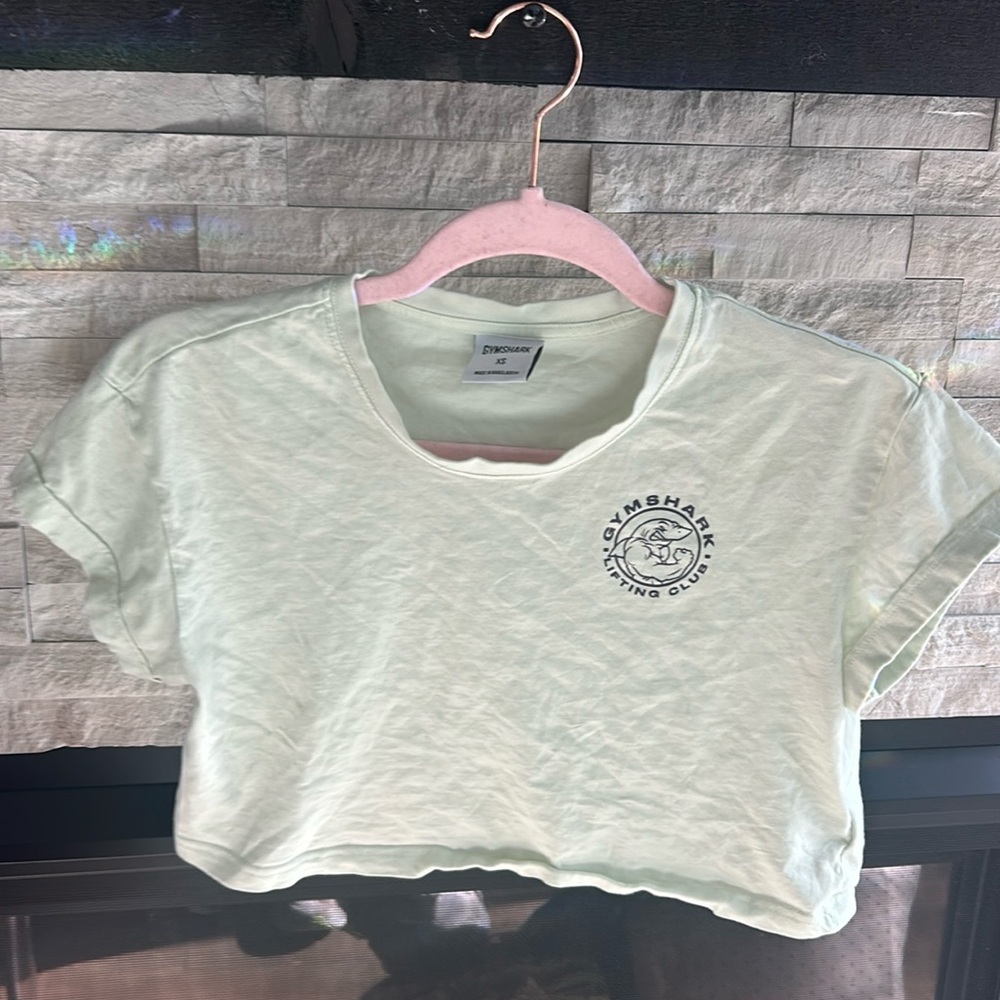gymshark cropped green tee, size xs